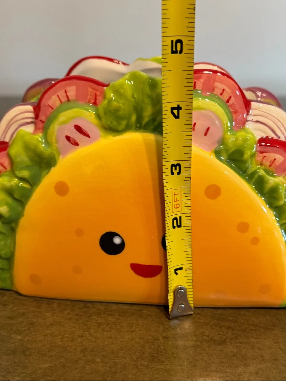 Streamline ceramic taco